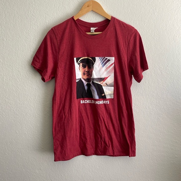 ❤️Bachelors Monday Graphic Tee❤️ - Picture 1 of 4